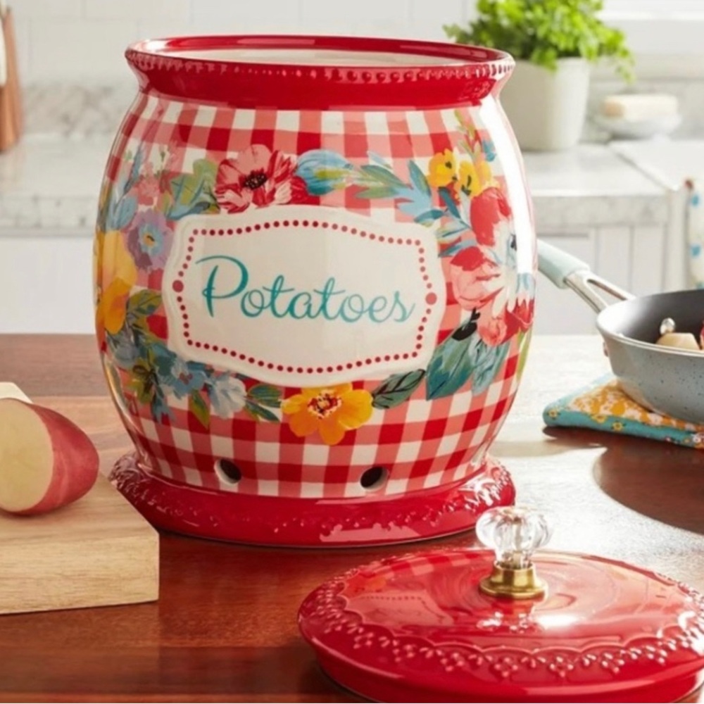 ๐บ New The Pioneer Woman Potato's Vegetable Keeper Canister Red Gingham Checks - Picture 1 of 6